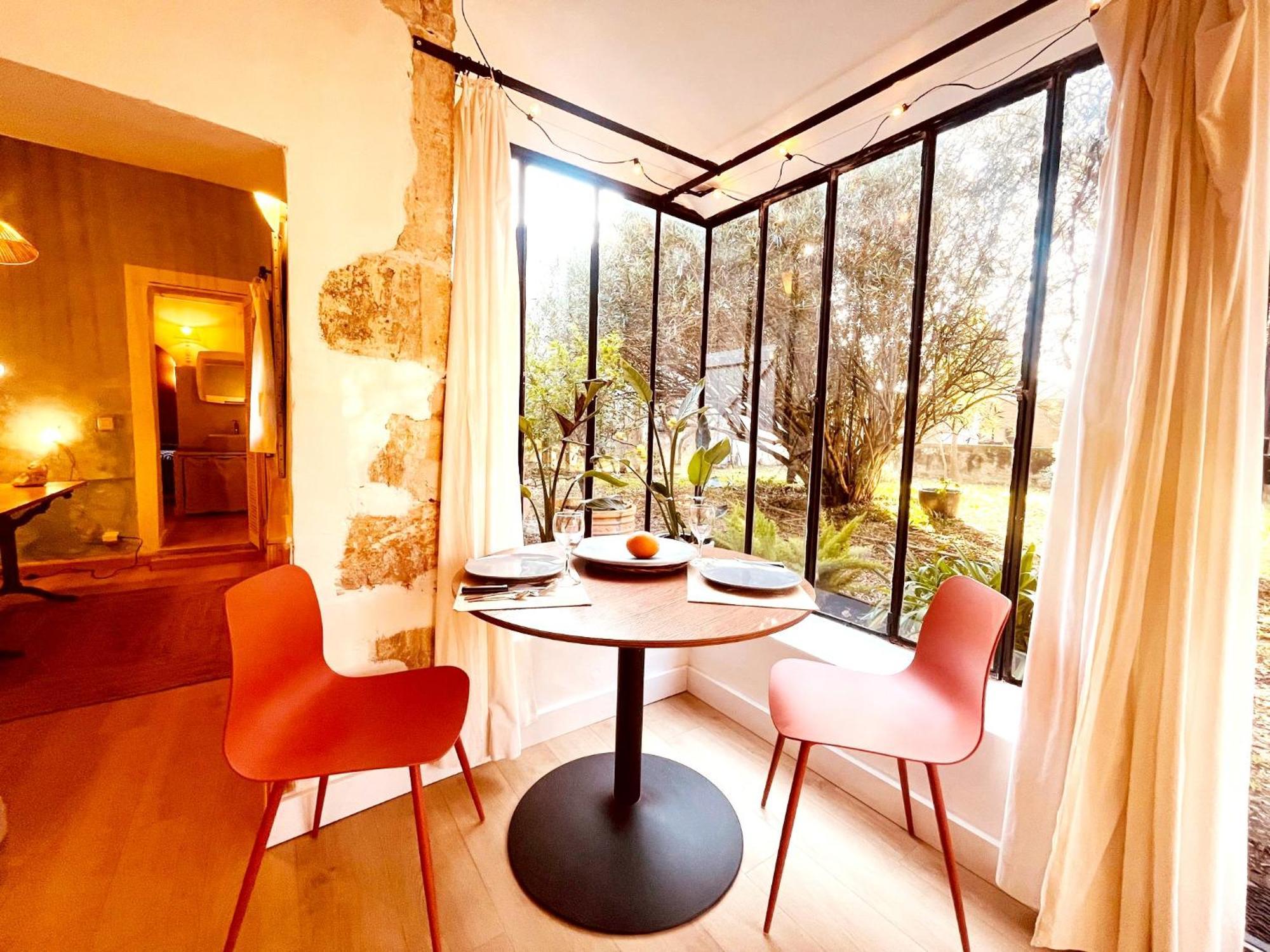*l'orangeraie* Maison Avec Jardin, Tennis, Parking * Nimes